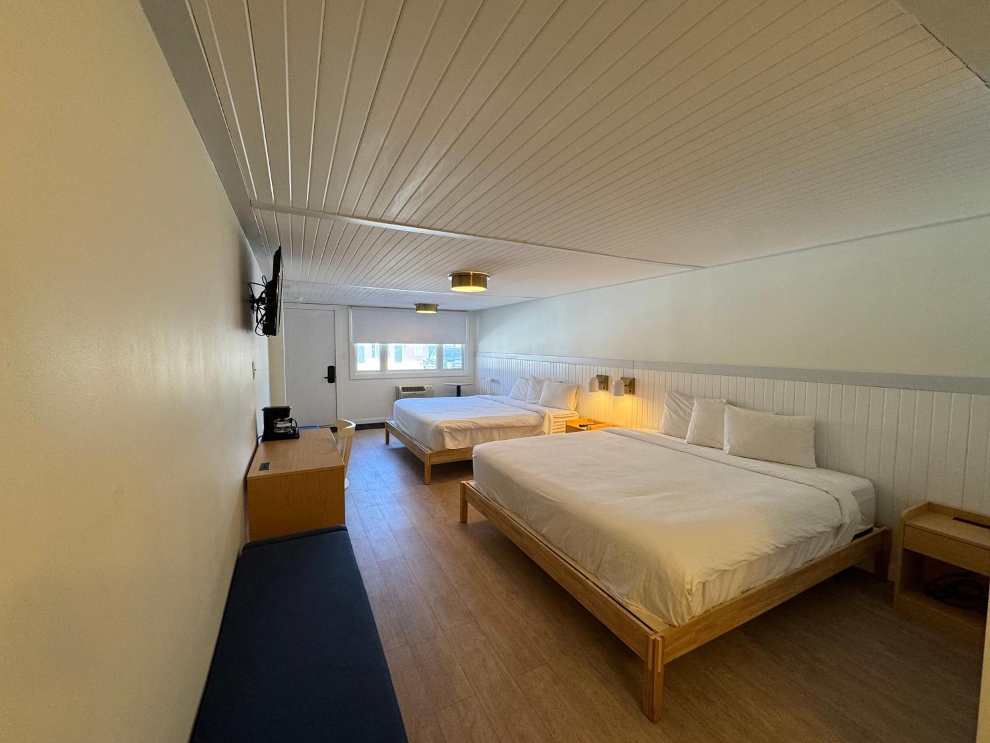 Maple Leaf Inn לייק פלאסיד מראה חיצוני תמונה