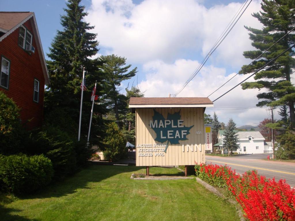 Maple Leaf Inn לייק פלאסיד מראה חיצוני תמונה